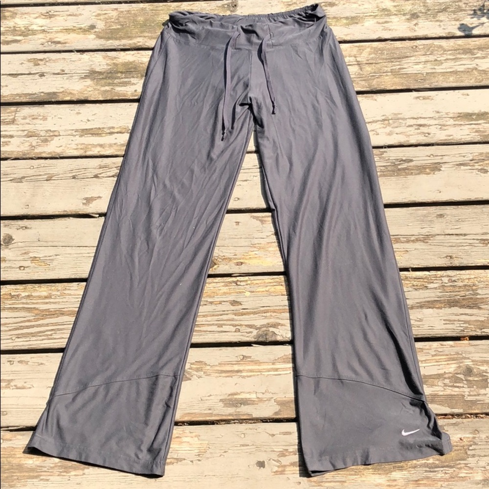 Nike • active wear